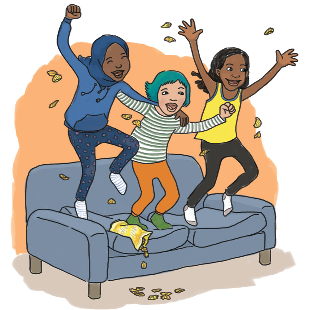 Illustrerad bild  av Khaddi Sagnia och två kompisar. De hoppar i soffan medan chipsen flyger.