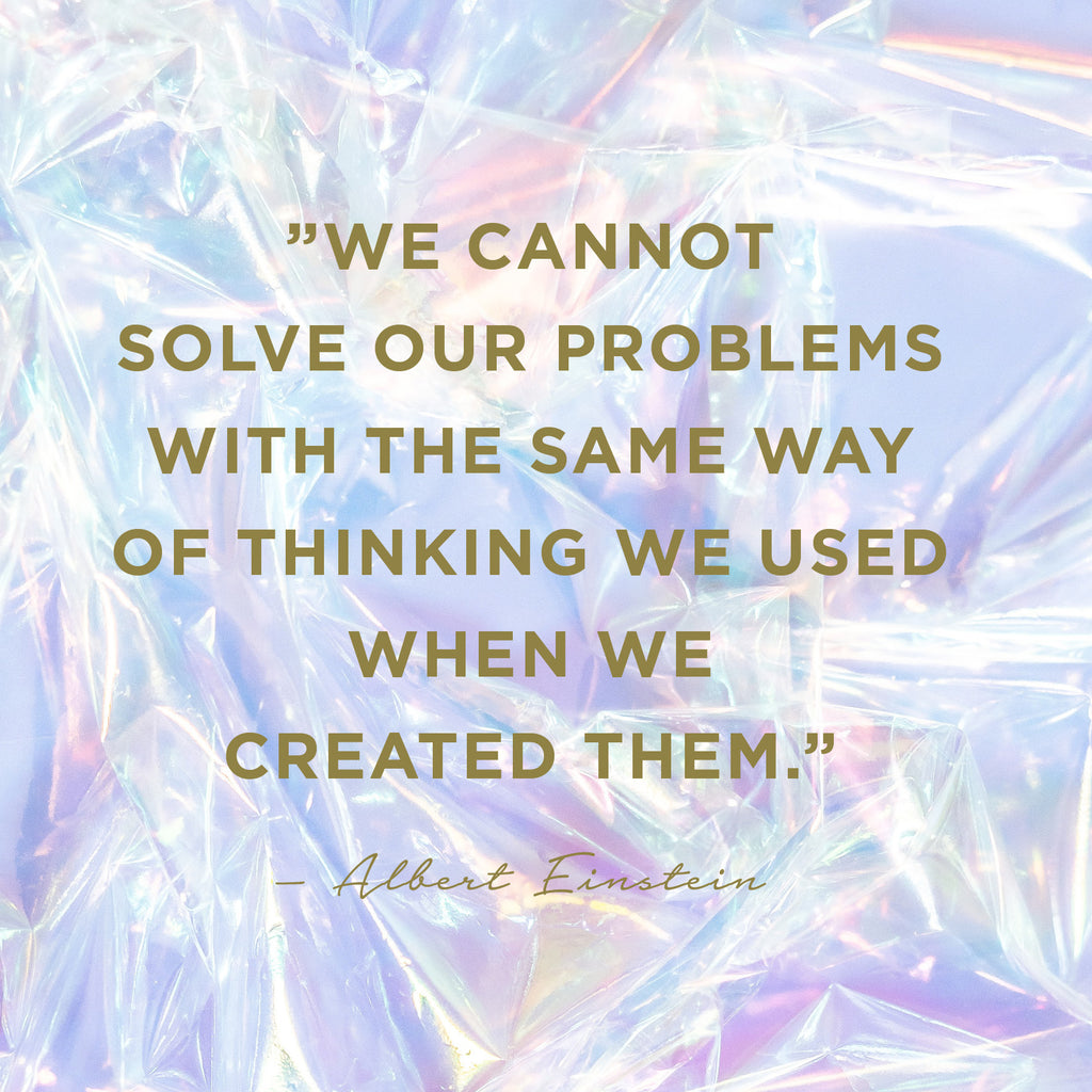 Grå text på ljusblå bakgrund