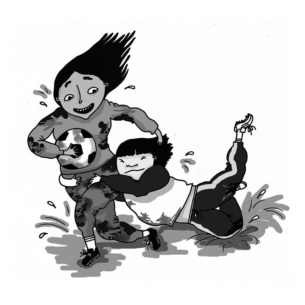Illustration av två personer som spelar fotboll i leran i boken Kom igen, kämpa! - Kapitelbok 6-9 år - OLIKA förlag - Författare: Jennifer Wegerup - Illustratör: Bettina Johansson